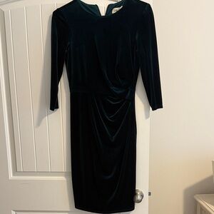 Elegant green Velvet Dress